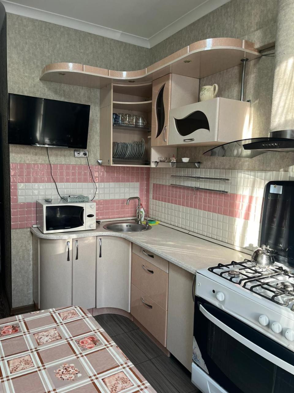 Apartments On Mustafa Ozturk Almaty Room photo